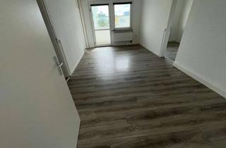 Wohnung mieten in 08261 Schöneck, +++Neu sanierte Bäder, verglaster Balkon, weiße Türen // Einziehen und Wohlfühlen!+++