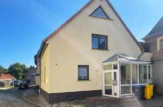 Haus kaufen in 99625 Kölleda, Wohnhaus mit Dachterrasse in ruhiger Lage