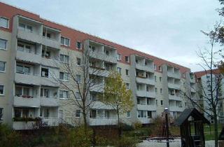 Wohnung mieten in Holsteiner Straße 41, 03238 Finsterwalde, 2,5-Raumwohnung mit Aufzug und Balkon in zentraler Lage