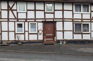 Bauernhaus kaufen in 34471 Volkmarsen, Schönes Bauernhaus für Handwerker und Tierbesitzer geeignet