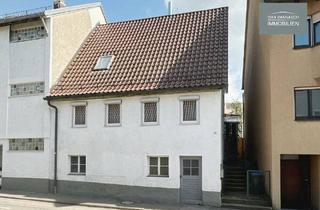 Haus kaufen in 71229 Leonberg, Leonberg - Altes sanierungsbedürftiges Haus in Leonberg - machen Sie was draus