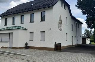 Mehrfamilienhaus kaufen in 95666 Mitterteich, Mehrfamilienhaus mit großem Garten, Garagen und Baugrundstück