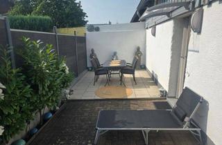 Wohnung kaufen in 41515 Grevenbroich, Ein Diamant: Äußerst gepflegte Erdgeschoss mit Großer Terrasse, 2,5 Zimmern plus Großer Kellerraum und 1 - AußenStellplatz