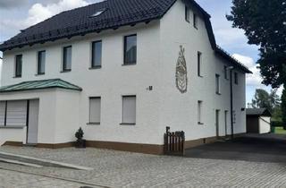 Mehrfamilienhaus kaufen in 95666 Mitterteich, Mitterteich - Mehrfamilienhaus mit großem Garten, Garagen und Baugrundstück