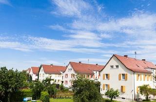 Mehrfamilienhaus kaufen in Mackenbrucher Straße, 33813 Oerlinghausen, Kapitalanlage + Freistehendes Mehrfamilienhaus mit 3 Wohnungen +