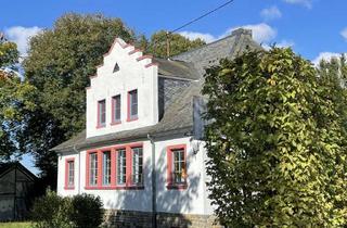 Haus kaufen in 54616 Winterspelt, **Ehemalige Dorfschule: Charmantes Wohnhaus mit Garten und Gästehaus**