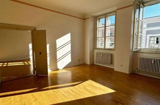 Wohnung mieten in Schrottgasse 12, 94032 Altstadt, Geräumige 3-Zimmer-Altbauwohnung mit Dachterrasse in Passauer Altstadt - ideal für WGs!