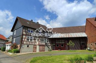 Bauernhaus kaufen in 35282 Rauschenberg, Sanierter Bauernhof mit Scheunen und Land in Ortsrandlage