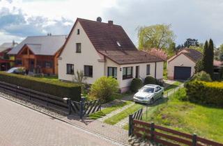 Haus kaufen in Weinbergsring 31, 16837 Dorf Zechlin, Mehrgenerationentraum oder sep. Ferienwhg: EFH mit großem Garten und Wärmepumpe in Flecken-Zechlin