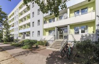 Wohnung kaufen in Karl-Liebknecht-Straße, 19370 Parchim, Selbst einziehen oder vermieten: Gepflegte 3-Zi.-Wohnung mit Balkon und weitem Blick