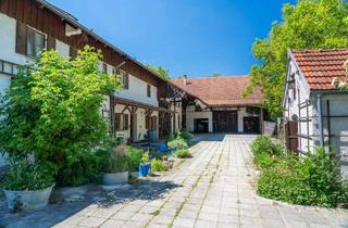 Bauernhaus kaufen in 85435 Erding, Idyllischer großzügiger Pferdehof/Bauernhof mit 33000m² Fläche am Stadtrand/Stadtgebiet Erding