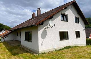 Haus kaufen in 93182 Duggendorf, 1 - 2 Familien-Haus bei Kallmünz Näh. Regensburg zu verkaufen!