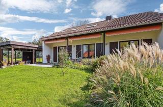 Einfamilienhaus kaufen in Kirchbachlweg 27, 83083 Riedering, Charmantes Einfamilienhaus mit Atelier in Riedering: Ruhige Wohnlage mit Blick zum Simssee