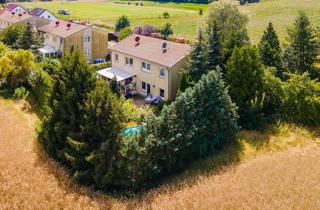 Villa kaufen in 15345 Prötzel, Mit Keller, Einbauküche, zwei Bädern, Pool u.v.m.: Stadtvilla-Doppelhaushälfte am Feld in Prötzel