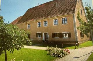 Haus kaufen in 89437 Haunsheim, Historisches Schulhaus am Zwergbach mit ca. 250 qm Wohnfläche