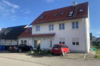 Wohnung mieten in 86511 Schmiechen, Stilvolle 3,5-Zimmer-Wohnung mit gehobener Innenausstattung mit Balkon und EBK in Schmiechen