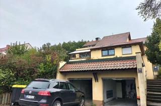 Wohnung kaufen in Adam-Riese-Straße, 96106 Ebern, Freundliche und gepflegte 2,5-Zimmer-DG-Wohnung mit Balkon in Ebern