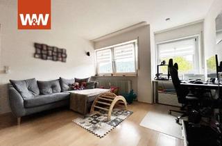 Wohnung kaufen in 78147 Vöhrenbach, Entspannte Kapitalanlage. 3 Zimmer auf 66 m² mit top-modernem Bad. Terrasse und Garage. Vermietet.