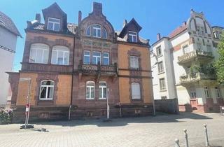 Villa kaufen in Franz-Volk-Str. 13, 77652 Offenburg, Offenburg - DenkmalschutzobjektMFH mit 3 Wohnungen in zentraler Nordweststadtlage von Offenburg sucht neuen Besitzer!