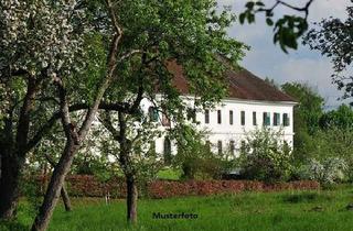 Haus kaufen in Hauptstraße xxxx, 08393 Meerane, Freistehendes Wohnhaus - Vierseitenhof