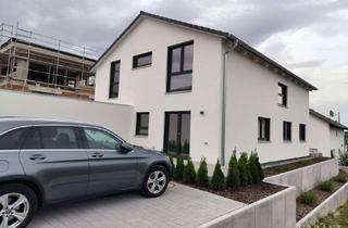 Haus mieten in 75056 Sulzfeld, **ERSTBEZUG! Neubau Doppelhaushälfte mit Terrasse und Großraum-Garage**