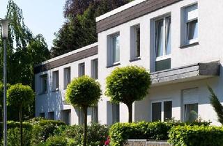 Mehrfamilienhaus kaufen in Hugo-Haase-Straße, 04442 Zwenkau, Mehrfamilienhaus mit Garage und Carport