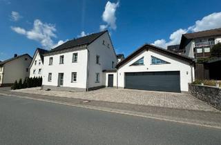 Einfamilienhaus kaufen in 57413 Finnentrop, Finnentrop - Massives Einfamilienhaus mit gigantischer Garage