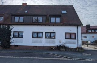 Wohnung kaufen in 91257 Pegnitz, Wohneinheit in einem 2-FH mit PKW-Stellplätzen in Pegnitz