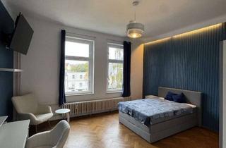 Wohnung mieten in Schwartauer Allee 4a, 23554 St. Lorenz Nord, Studenten-WG in großzügiger Altbauwohnung