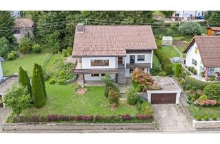 Einfamilienhaus kaufen in 78592 Egesheim, Egesheim - PROVISIONSFREI - In toller Aussichtslage: Einfamilienhaus mit Garten und Garagen