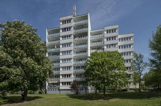 Wohnung mieten in Elsastraße 24, 13053 Alt-Hohenschönhausen, Modernisierte 4 Zimmerwohnung mit Einbauküche, Wannenbad, Duschbad und Balkon am Obersee