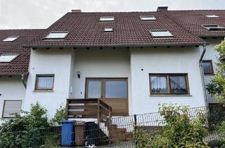 Haus kaufen in 66851 Queidersbach, Queidersbach - Reihenmittelhaus in ruhiger Lage, Kamin, Terrasse, 2 Stellplätze