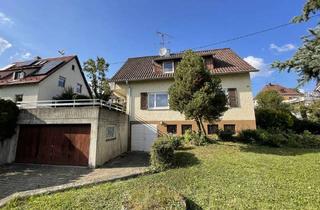 Einfamilienhaus kaufen in 72800 Eningen, Freistehendes Einfamilienhaus mit Garten und drei Garagen in Eningen u. Achalm