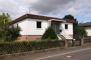 Einfamilienhaus kaufen in 61209 Echzell, Echzell - Echzell: Bungalow auf ca. 840 m² großem Grundstück mit viel Potenzial