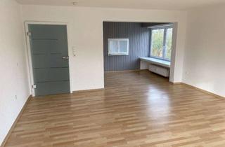 Wohnung mieten in Wilhelm Busch Straße 22, 31749 Auetal, Ansprechende 4-Zimmer-Hochparterre-Wohnung mit gehobener Innenausstattung mit Balkon in Auetal