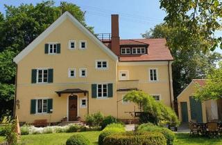 Villa kaufen in 89365 Röfingen, Röfingen - Großzügige Villa mit historischem Charme und Schlossgarten-Idyll