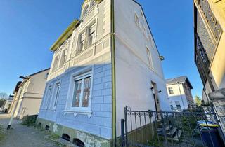 Wohnung kaufen in 42655 Solingen-Mitte, Historischer Altbau mit Ausbaupotenzial: Zwei großzügige Wohnungen in Solingen in Toplage