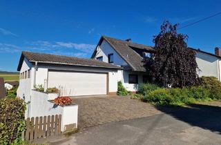 Einfamilienhaus kaufen in 57223 Kreuztal, Kreuztal / Littfeld - Wer viel Platz benötigt, ist hier genau richtig! Wohnhaus mit viel Nebenflächen und großer Garage!