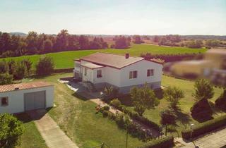 Haus kaufen in 17337 Uckerland, Greifen Sie zu! Gepflegtes Zuhause mit Garten, Garagen und Nebengelass in Feldrandlage