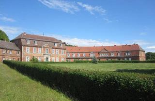 Haus kaufen in 17153 Zettemin, zettemin - einzigartiges GUTSHAUS in halbrunder bauweise nähe müritz