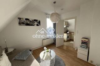 Wohnung mieten in Rathausmarkt 1a, 24837 Schleswig, ** 595 € warm ** hübsche 2-Zi DG-Wohnung mitten in der Altstadt mit Blick über die Dächer zur Schlei