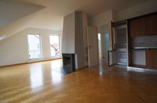 Wohnung kaufen in Bahnhofstr. 39b, 14624 Dallgow-Döberitz, Dachgeschosswohnung mit Kamin im Grünen