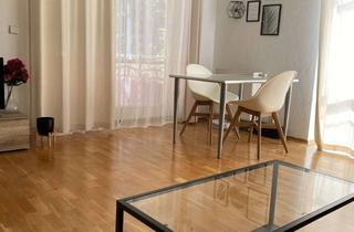 Wohnung mieten in Am Schlosshof, 12683 Biesdorf, Schöne, helle 2-Zimmer-Wohnung mit EBK + Garderobenzimmer in Berlin Biesdorf