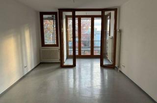 Wohnung mieten in Gärtnerstraße 54, 13055 Alt-Hohenschönhausen, Helle geräumige Familienwohnung sucht neue Mieter!