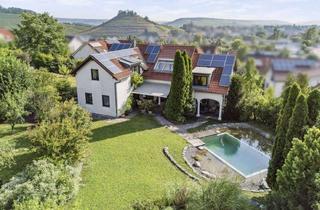 Villa kaufen in 74189 Weinsberg, Idyllischer Wohncharme: Gehobene Villa mit schön angelegtem Garten und Naturpool