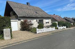 Einfamilienhaus kaufen in 37120 Bovenden, Bovenden - Haus am Waldrand mit einer Einliegerwohnung im DG inkl. Loggia