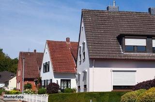 Haus kaufen in Raiffeisenstraße xxx, 37127 Scheden, 2-Familienhaus mit 2 Garageneinbauten - provisionsfrei