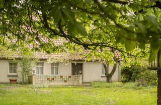 Haus kaufen in 17392 Japenzin, Handwerker-Traum im Grünen: Attraktive DHH mit gemütlichem Grundstück, Scheune und viel Potential