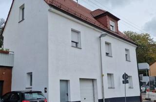 Mehrfamilienhaus kaufen in 74078 Heilbronn, 3 Familien Haus in Heilbronn-Biberach mit über 1.000m² Grundstück,Große Garage / Lager, und 3 Autoabstellplätze