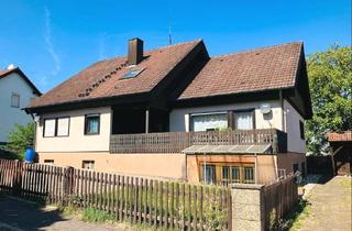 Haus kaufen in 97437 Haßfurt, Haßfurt - ? 5.000,-- PREISVORTEIL BEIM KAUF IM JAHR 2024! Gepflegtes 1-2 Fam.-Haus mit Doppelgarage und Carport in ruhiger Wohnlage